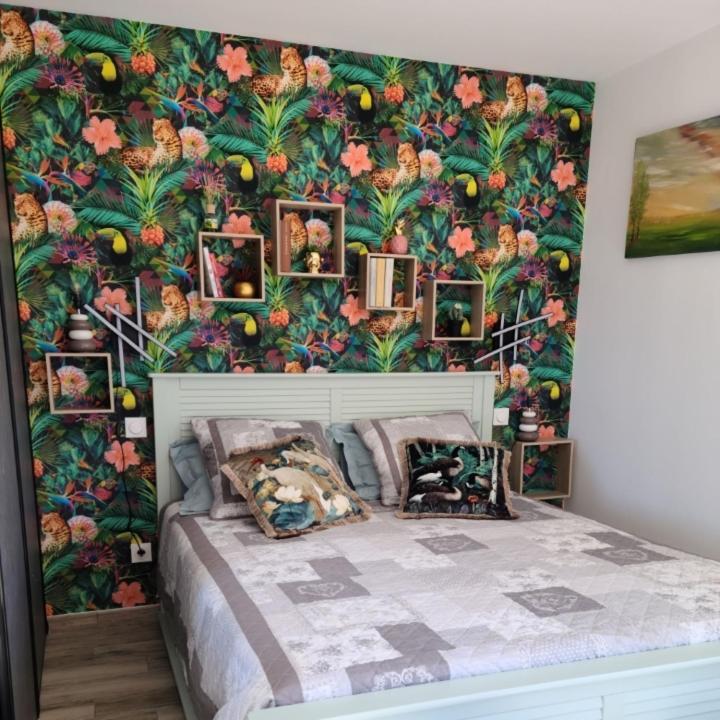 Les Papillons D'Uzes Bed and Breakfast Saint-Laurent-la-Vernède Exteriör bild
