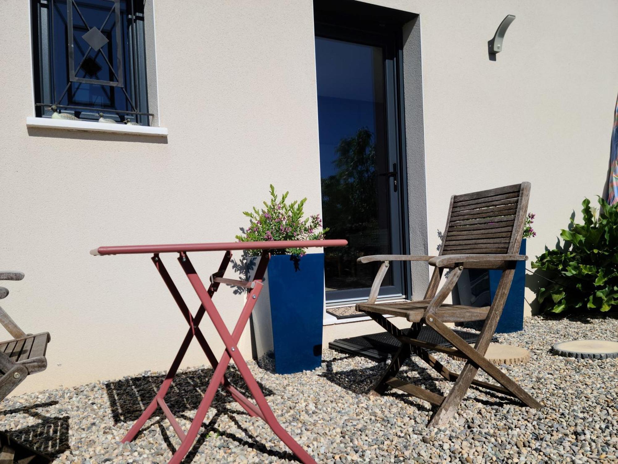 Les Papillons D'Uzes Bed and Breakfast Saint-Laurent-la-Vernède Exteriör bild