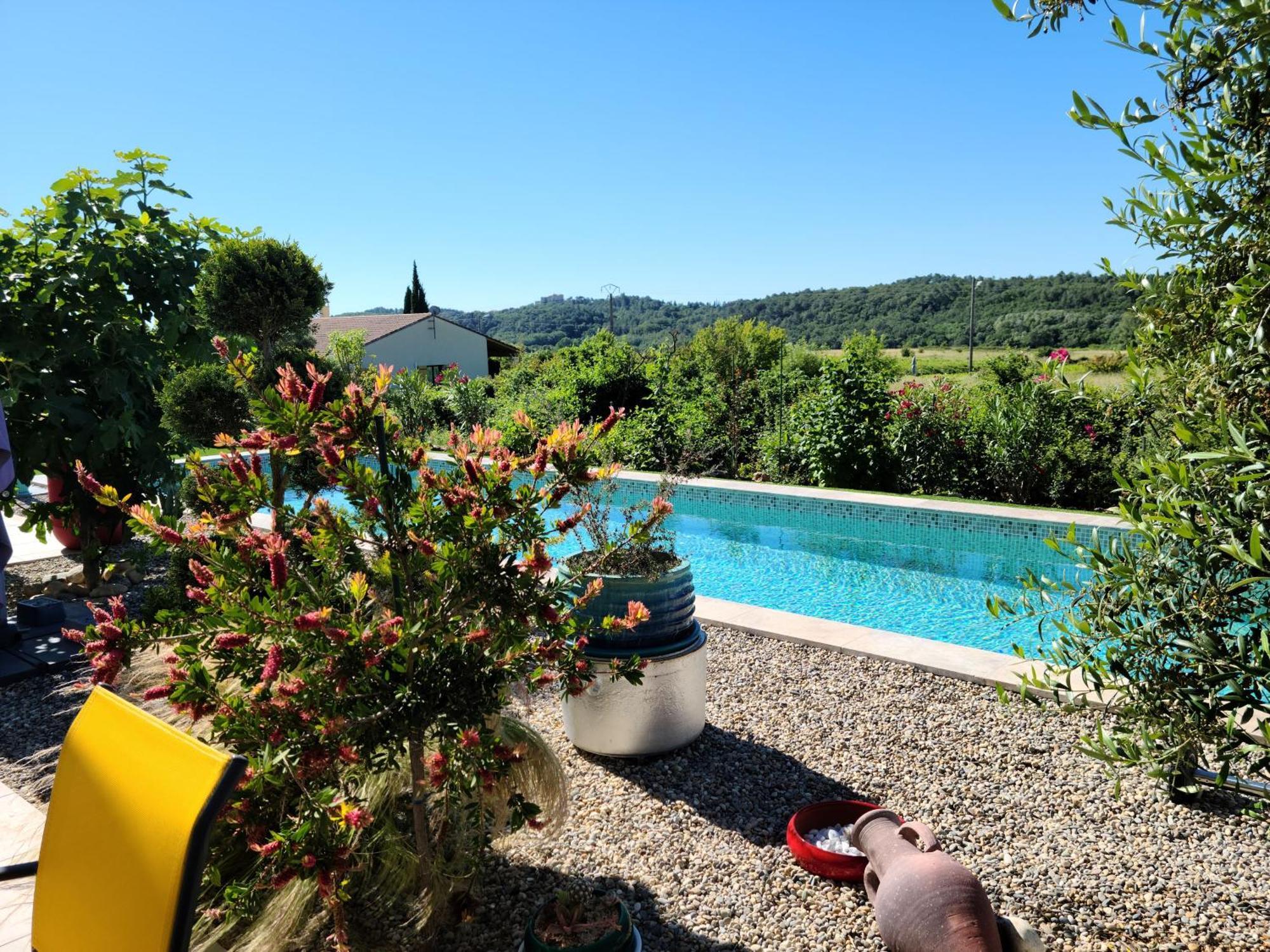 Les Papillons D'Uzes Bed and Breakfast Saint-Laurent-la-Vernède Exteriör bild